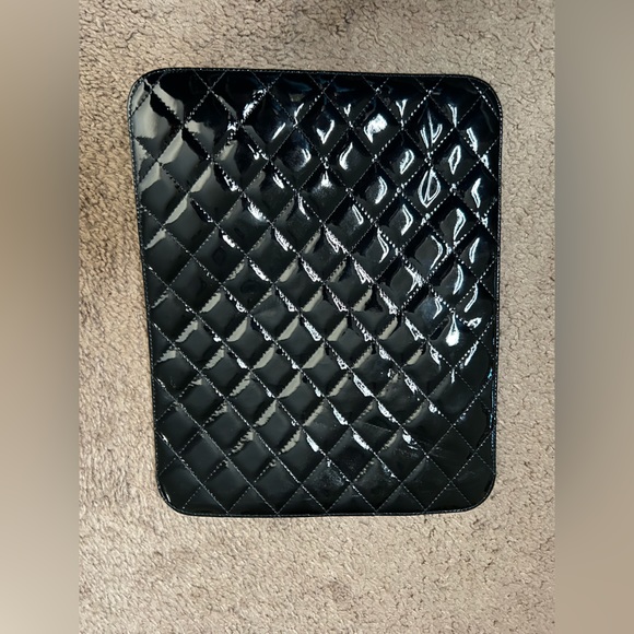 Chanel quilted ipad case - Picture 2 of 4